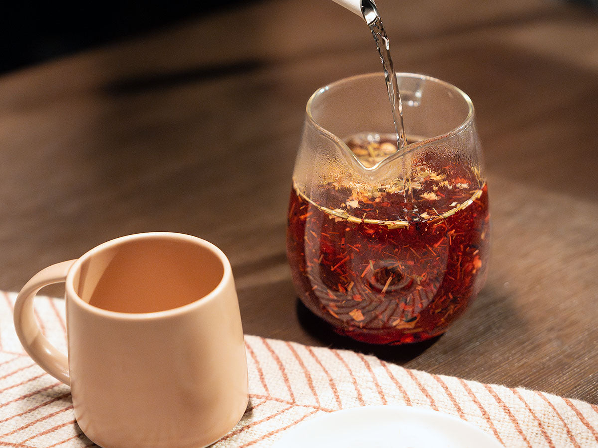 hibiscus elixir tea steeping