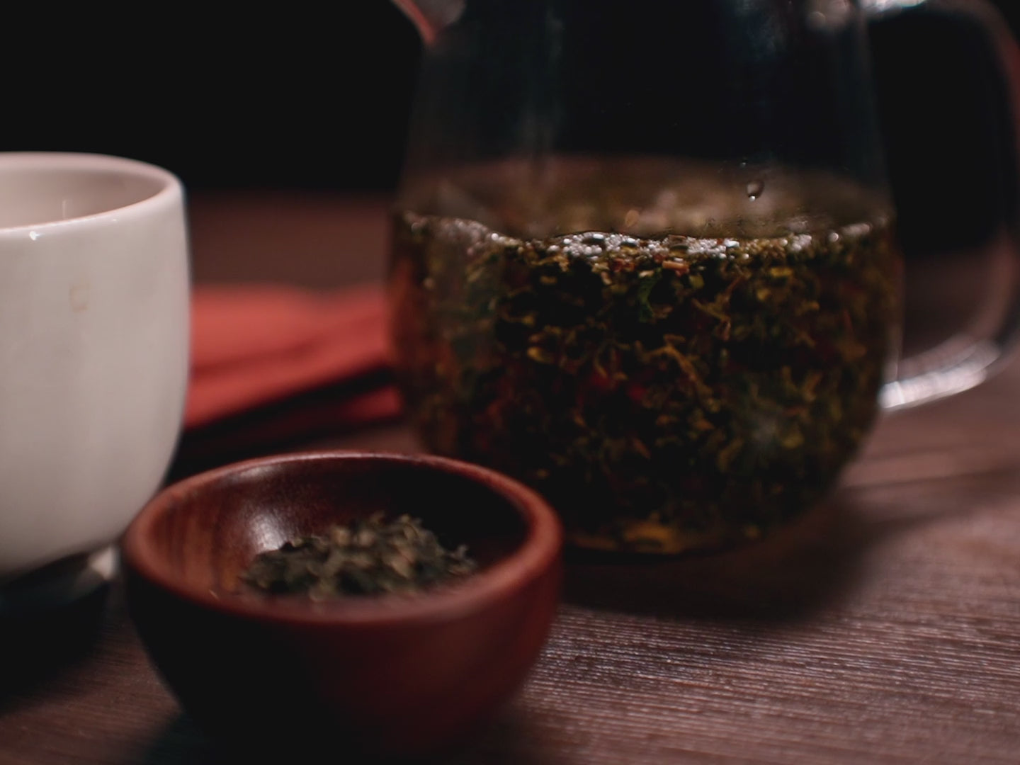 Load and play video in Gallery viewer, video of moroccan jasmine mint steeping