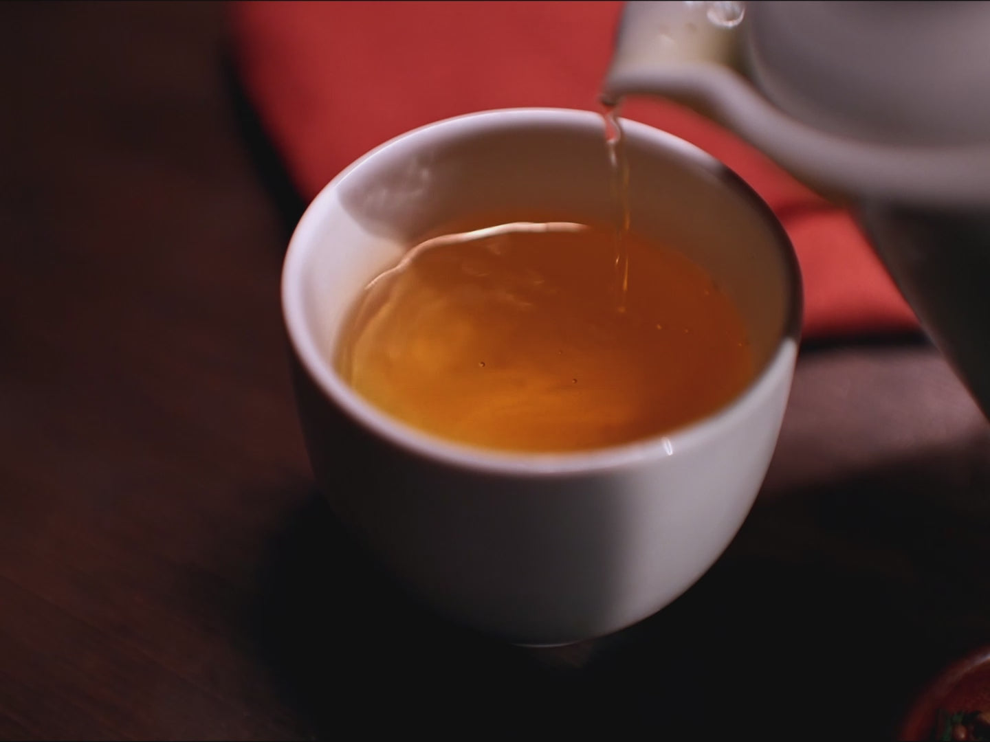 video of genmaicha steeping and being poured
