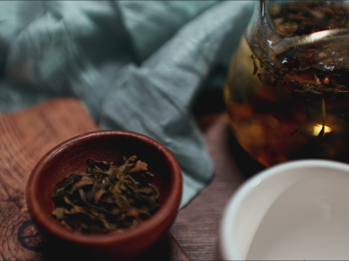 fujian white peony video of steeping